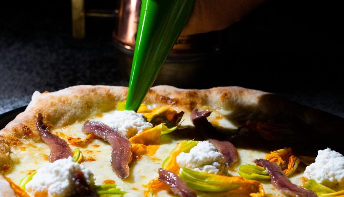 Pizza con fiori di zucca e acciughe del Ristorante Filo d’Olio, Perugia