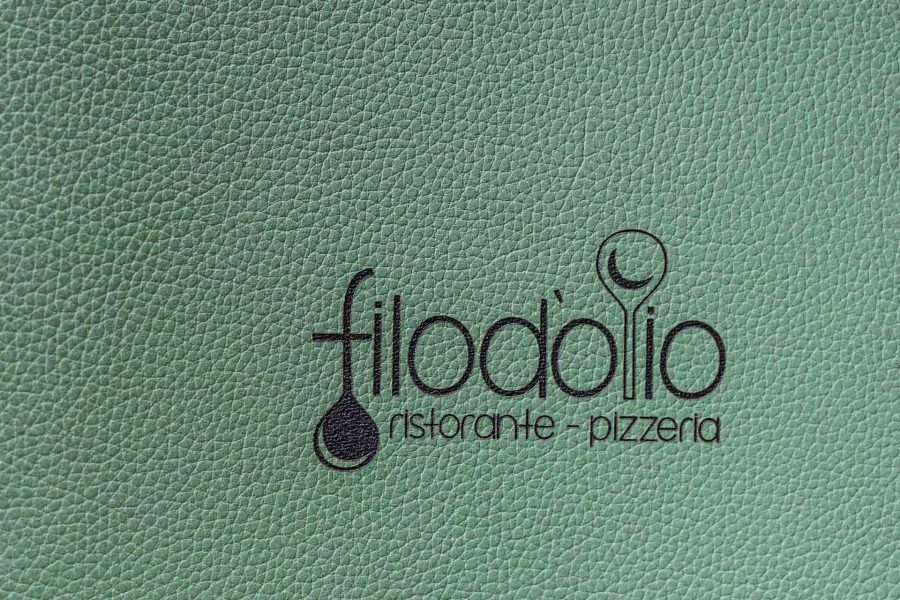 Il menu con il logo impresso